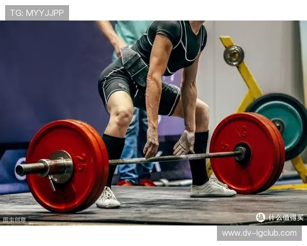 足球中的泡沫技术作用解析如何提高运动表现和球场安全性